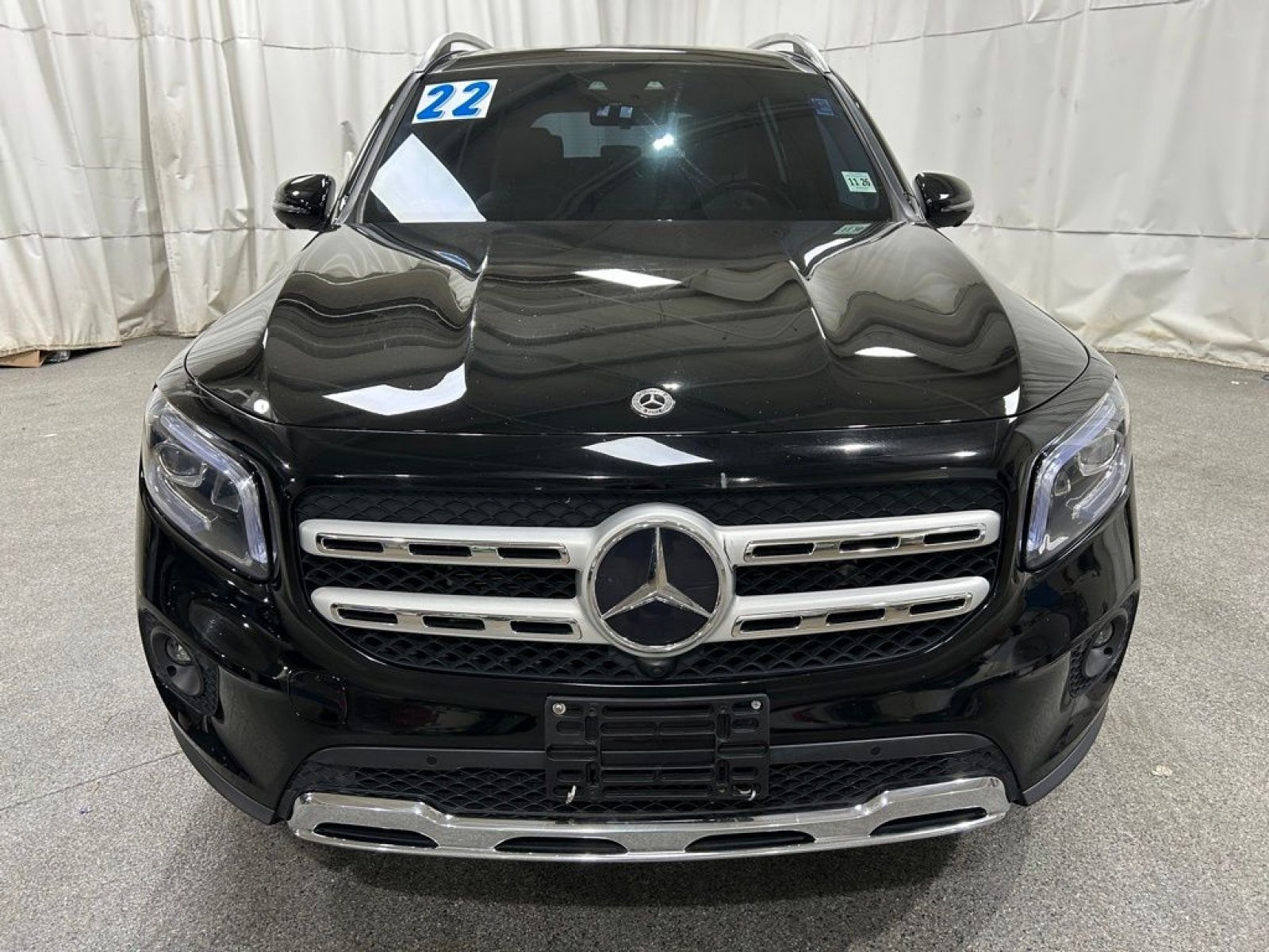 Used 2022 Mercedes-Benz GLB 250 4MATIC image 2