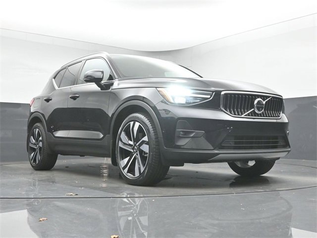 Used 2024 Volvo XC40 B5 Plus w/ Protection Package Premier image 41