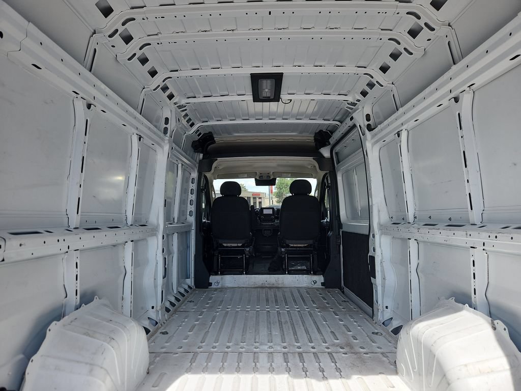 Used 2025 RAM ProMaster 2500 w/ Convenience Group FWD image 8