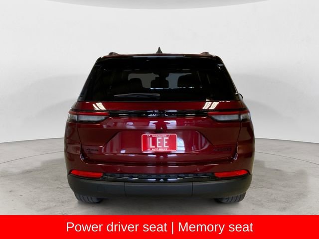 New 2025 Jeep Grand Cherokee Limited w/ Black Appearance Package AWD/4WD image 4