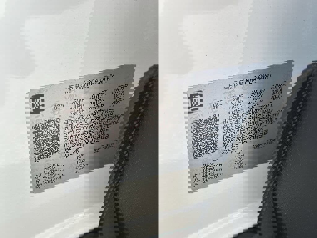 New 2026 Chevrolet Trax RS w/ Sunroof Package image 36