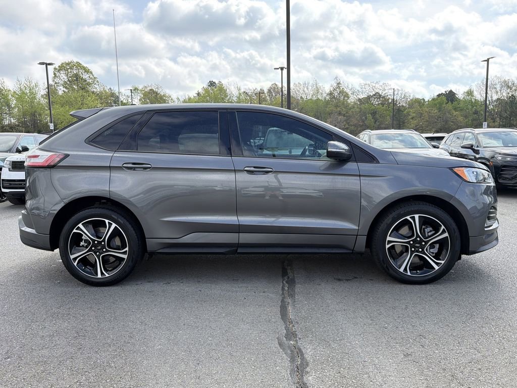 Used 2022 Ford Edge ST image 6