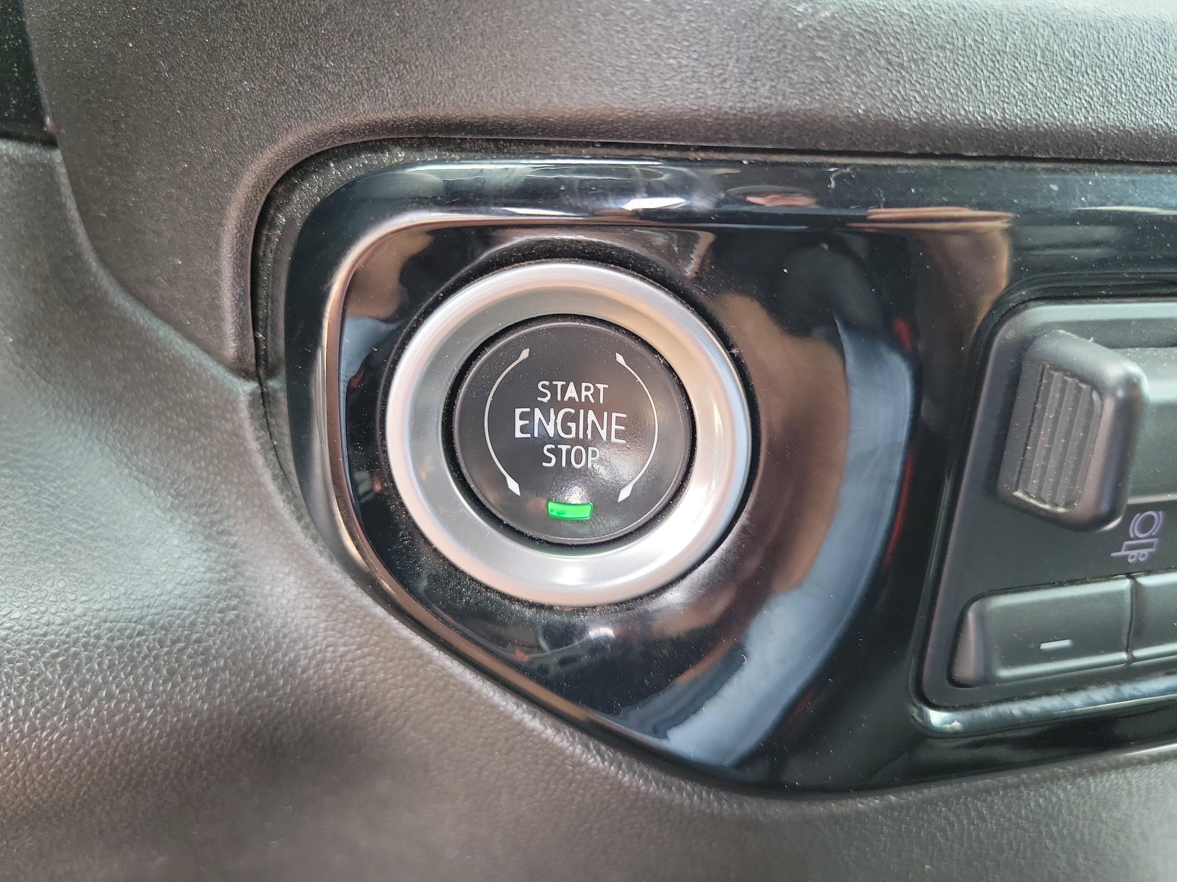 Used 2024 Chevrolet Silverado 2500 LT AWD/4WD image 18