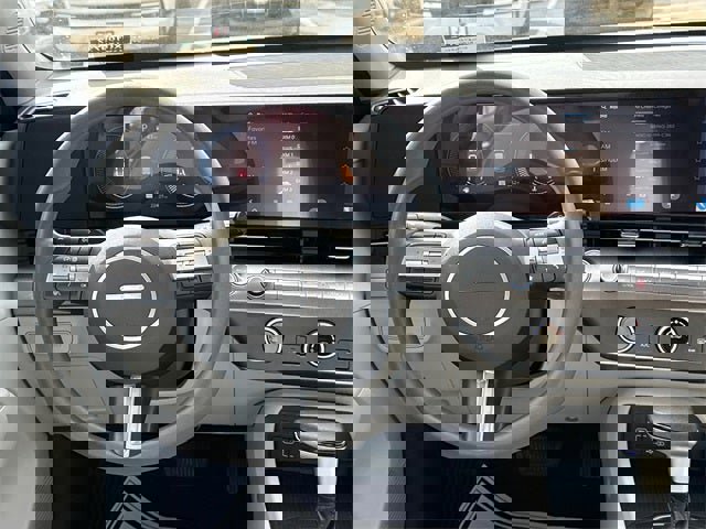 Used 2024 Hyundai Kona SE image 14