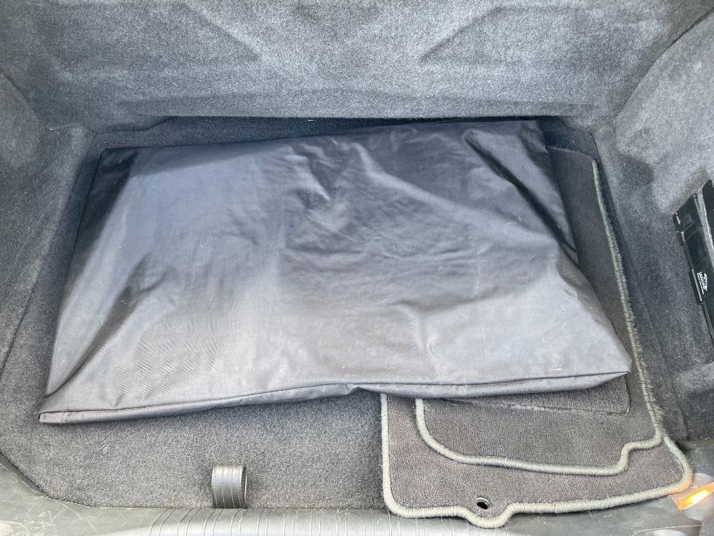 Used 2005 Jaguar XK8 Convertible image 33