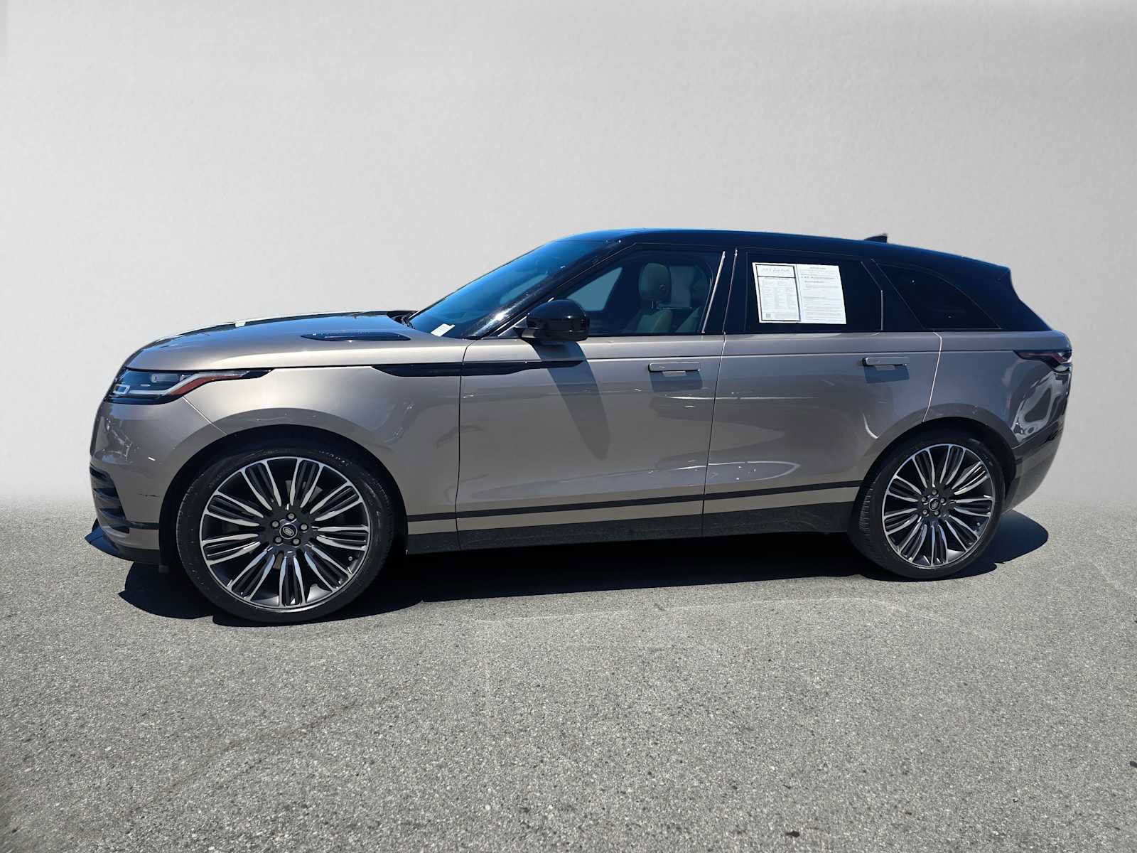 Used 2023 Land Rover Range Rover Velar HST AWD/4WD image 2