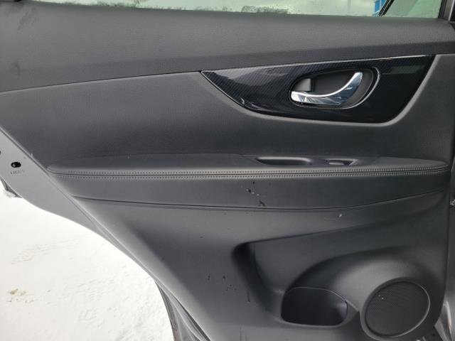Used 2020 Nissan Rogue SL w/ Premium Package image 10