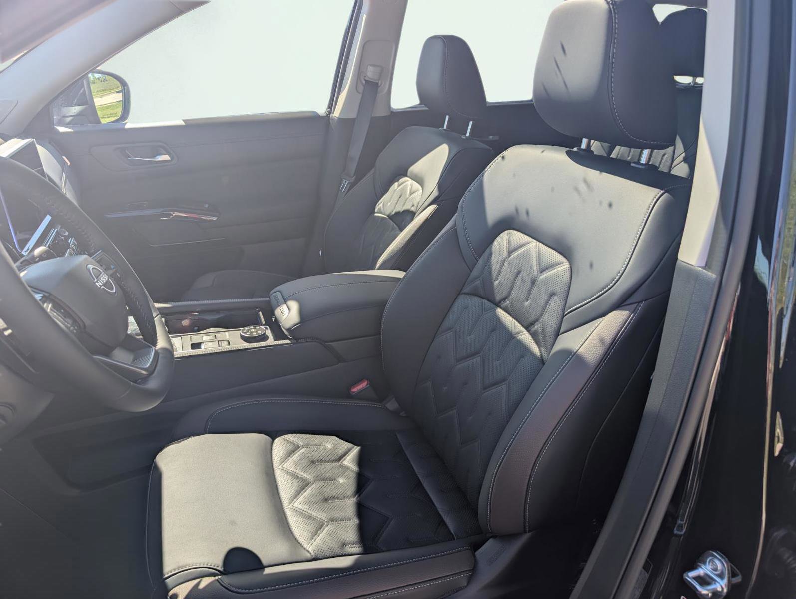 New 2026 Nissan Pathfinder Platinum AWD/4WD image 8