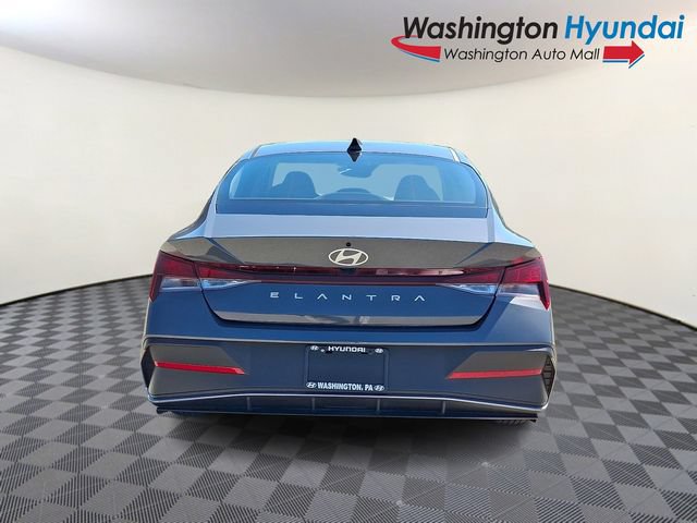 Certified 2026 Hyundai Elantra SE FWD image 5