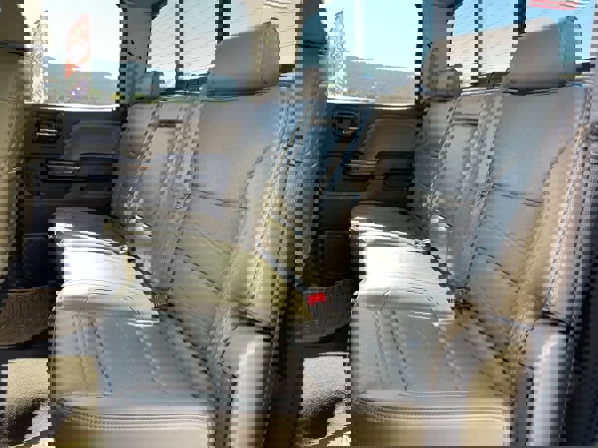 Used 2015 GMC Sierra 2500 Denali w/ Duramax Plus Package image 26