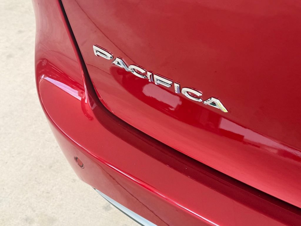 New 2027 Chrysler Pacifica Select w/ Family Tech Group FWD image 32