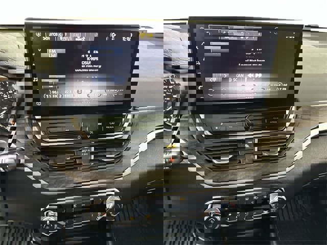 Used 2023 Nissan Altima 2.5 SV w/ SV Premium Package image 13