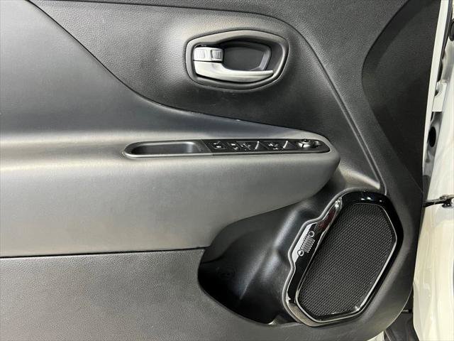 Certified 2022 Jeep Renegade Altitude w/ Sun/Sound Group image 24