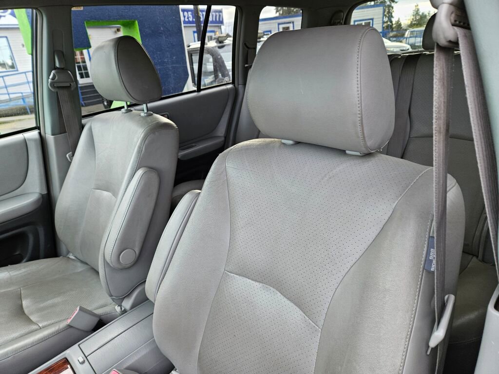 Used 2007 Toyota Highlander 4WD V6 w/ 3rd Row image 11