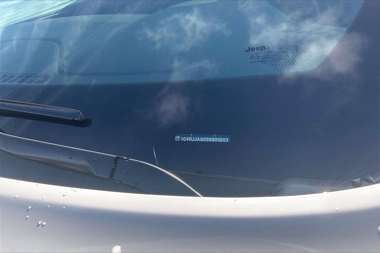 New 2025 Jeep Grand Cherokee L Laredo w/ Luxury Tech Group I image 38