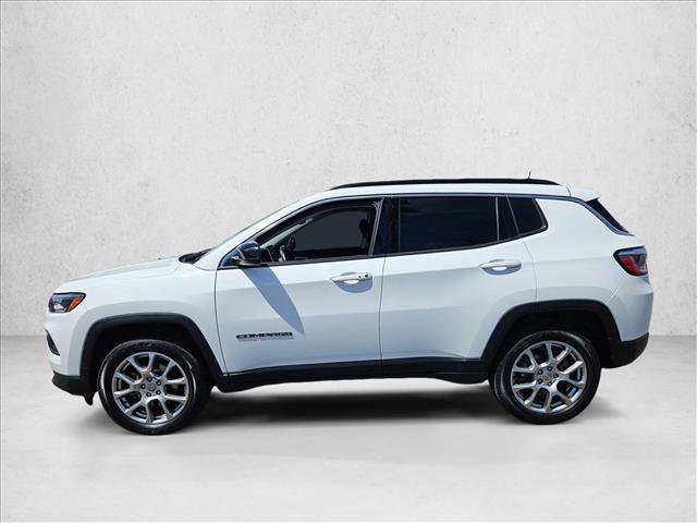 Used 2022 Jeep Compass Latitude image 9