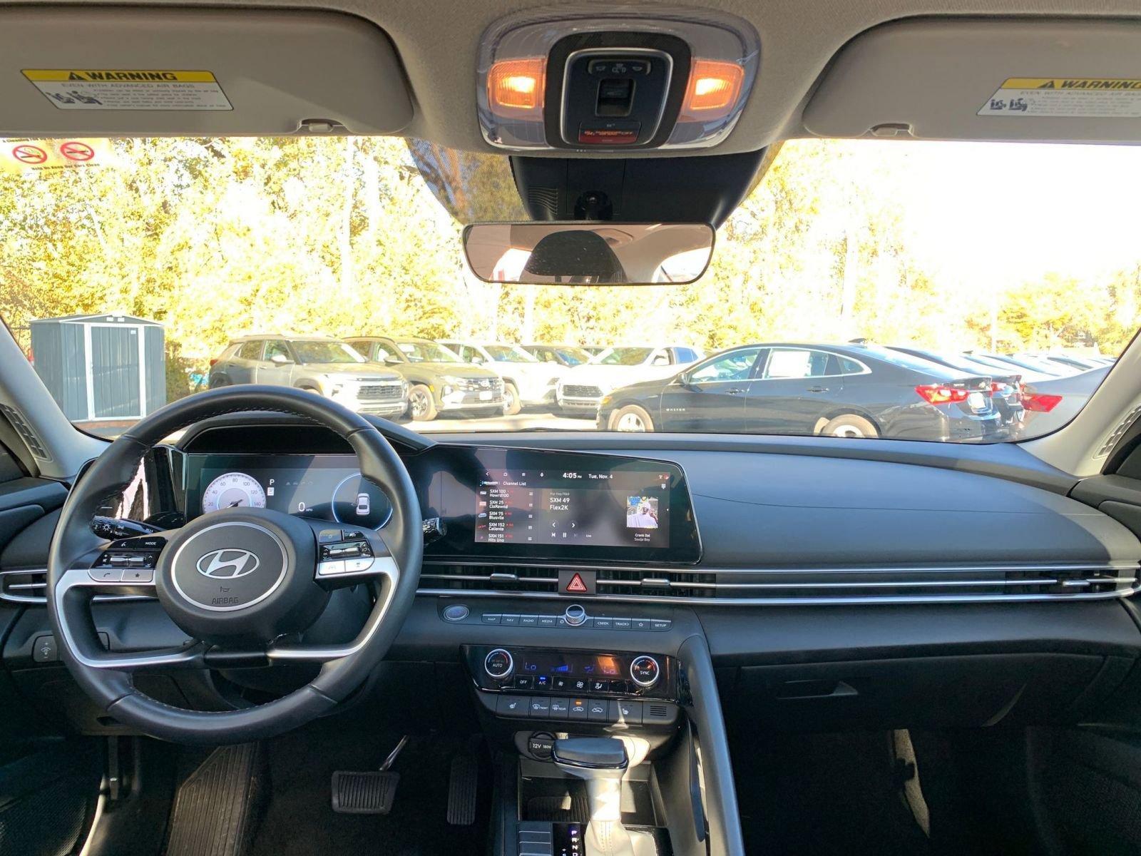 Used 2025 Hyundai Elantra SEL image 31