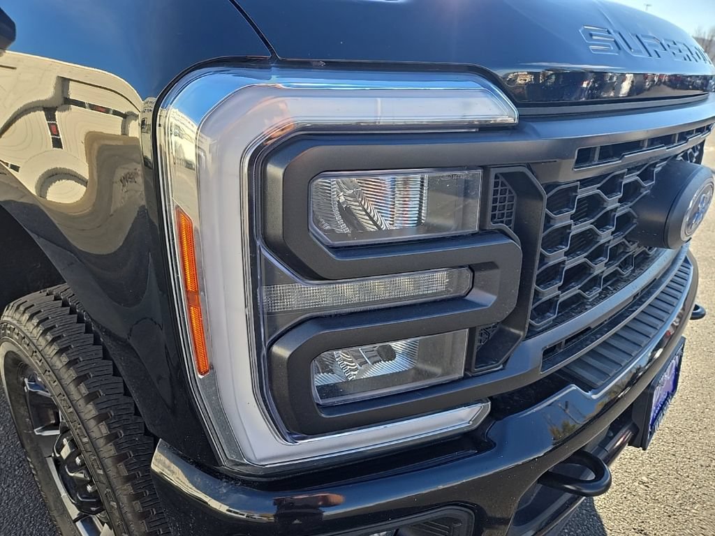 Used 2023 Ford F350 Lariat w/ Sport Appearance Package AWD/4WD image 32