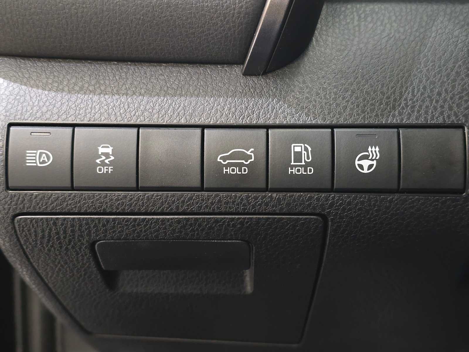 Certified 2022 Toyota Camry SE w/ Cold Weather Package AWD/4WD image 20