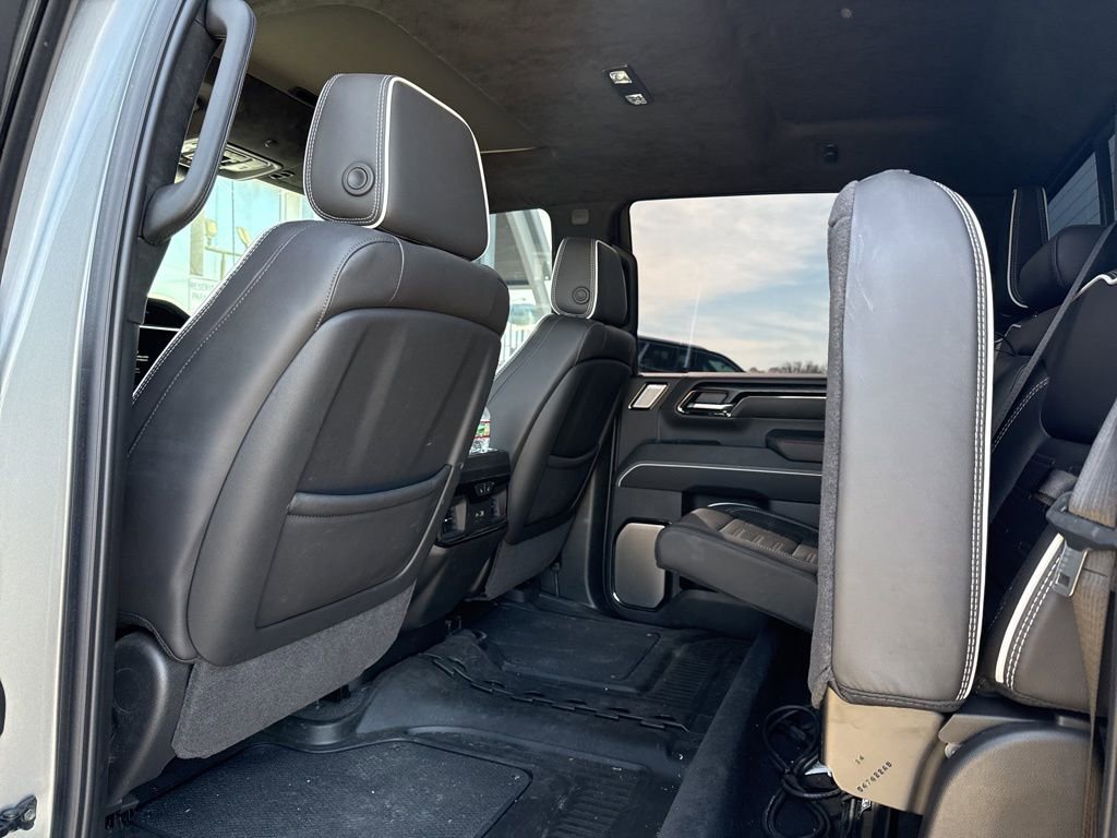 Used 2025 GMC Sierra 2500 AT4X image 12