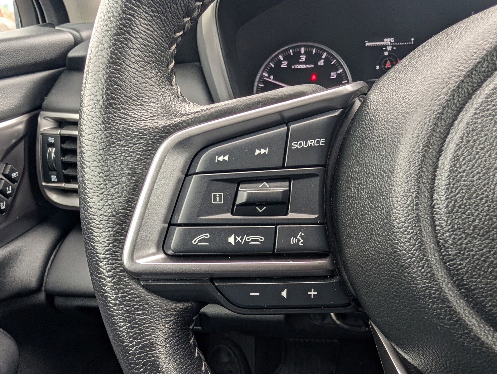 Used 2023 Subaru Outback Limited image 28