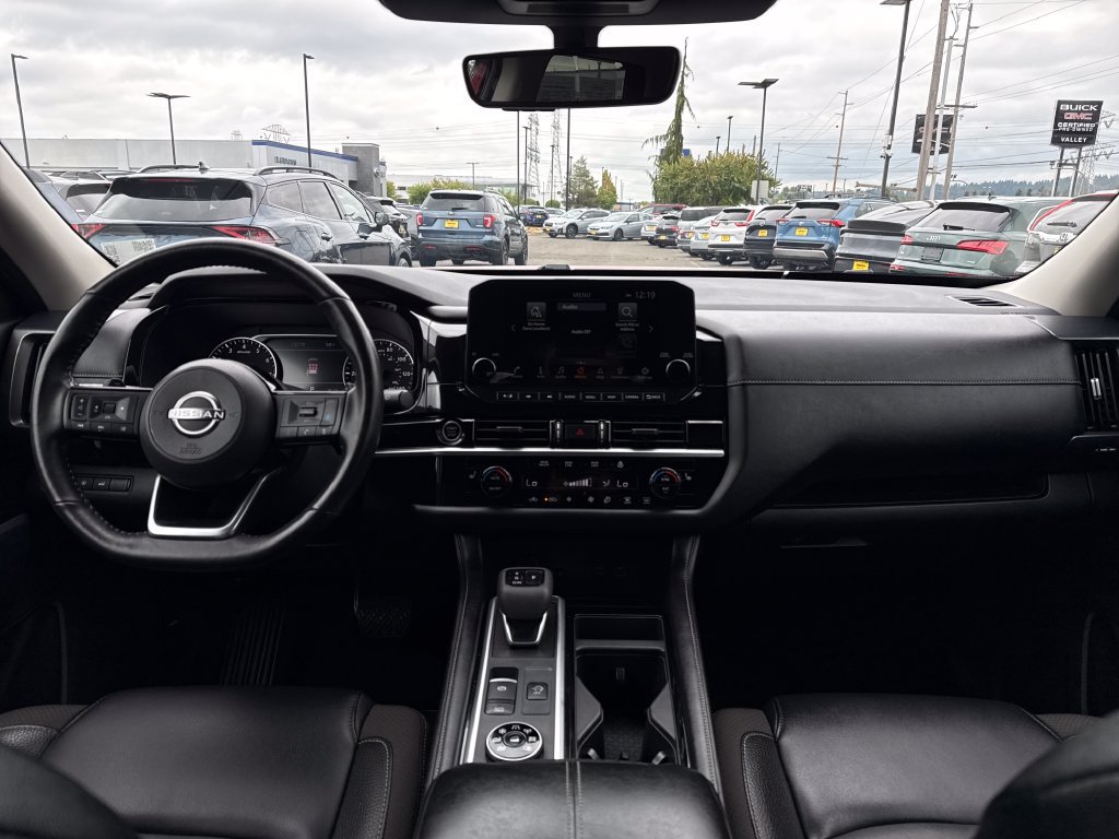 Used 2023 Nissan Pathfinder SL AWD/4WD image 12