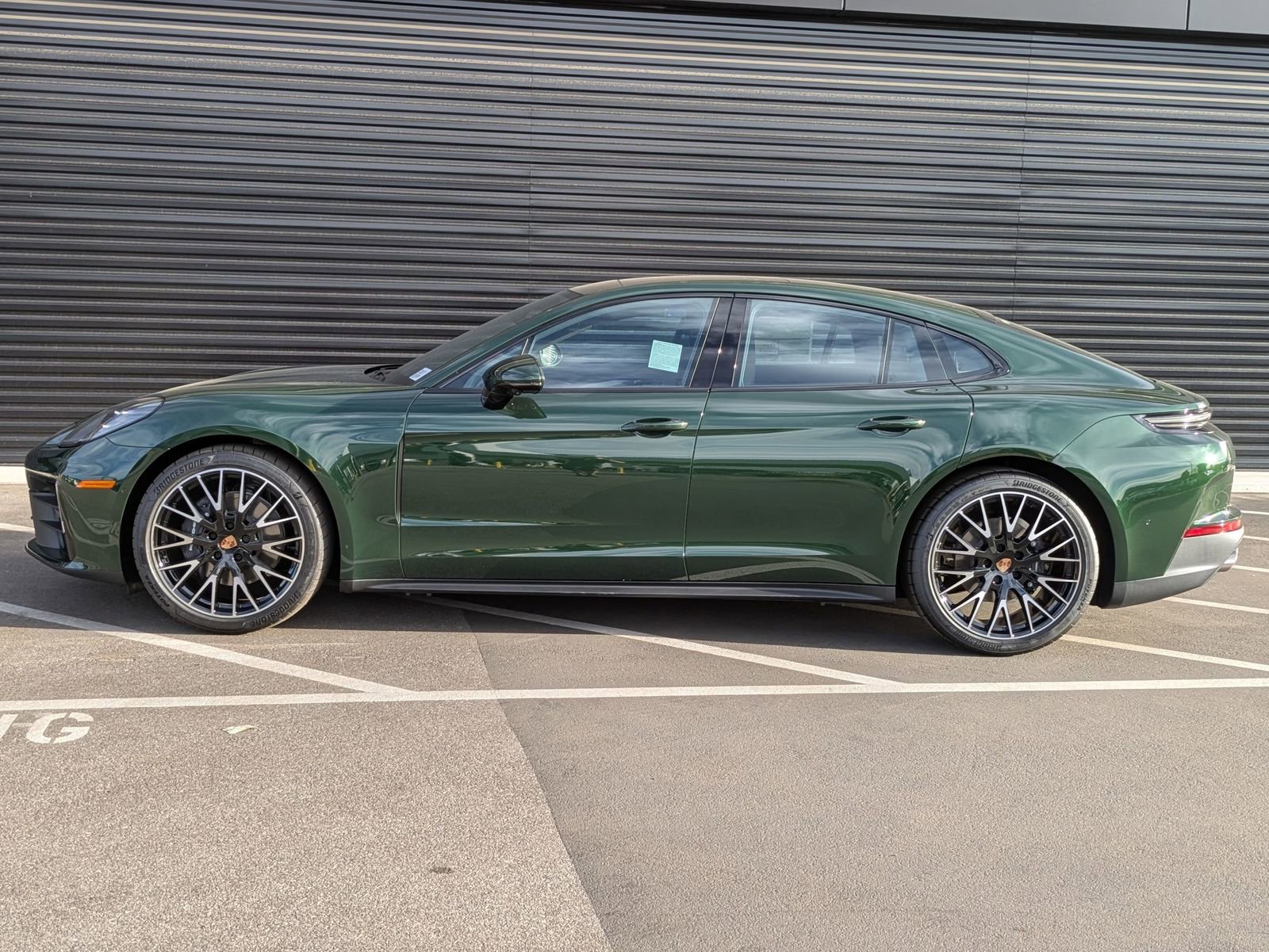New 2026 Porsche Panamera image 2
