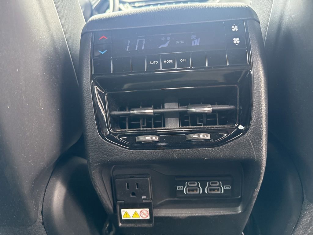 Used 2022 Jeep Grand Cherokee L Laredo AWD/4WD image 12