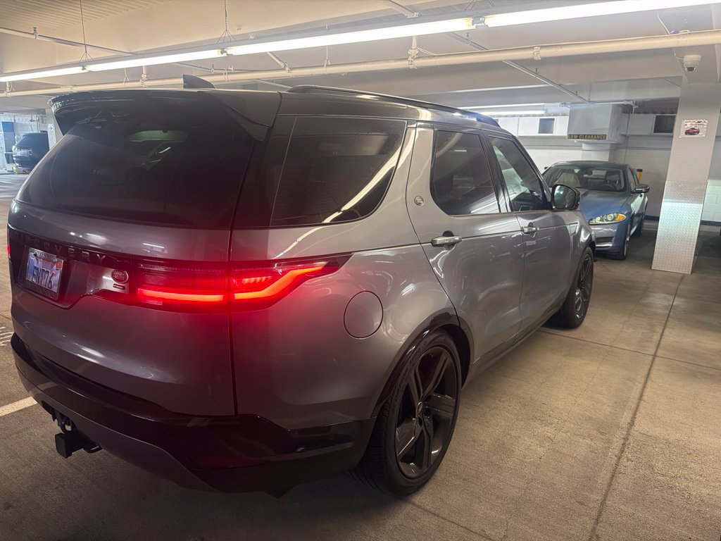 Used 2023 Land Rover Discovery HSE R-Dynamic AWD/4WD image 11