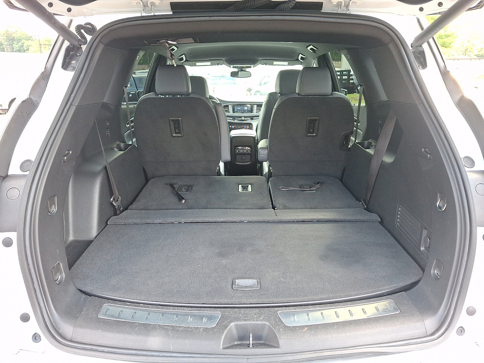 Used 2023 Buick Enclave Essence AWD/4WD image 29