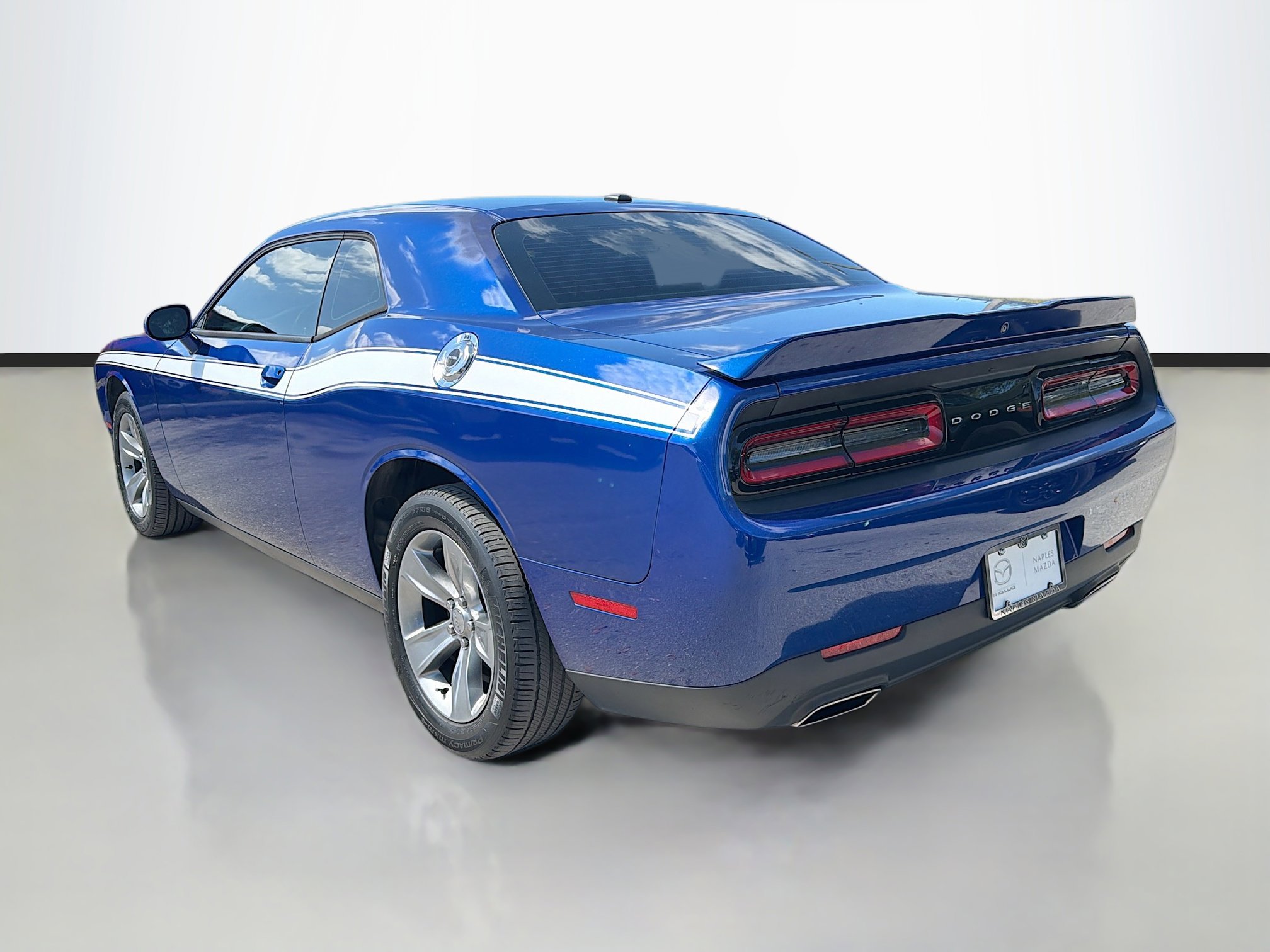 Used 2019 Dodge Challenger SXT image 5