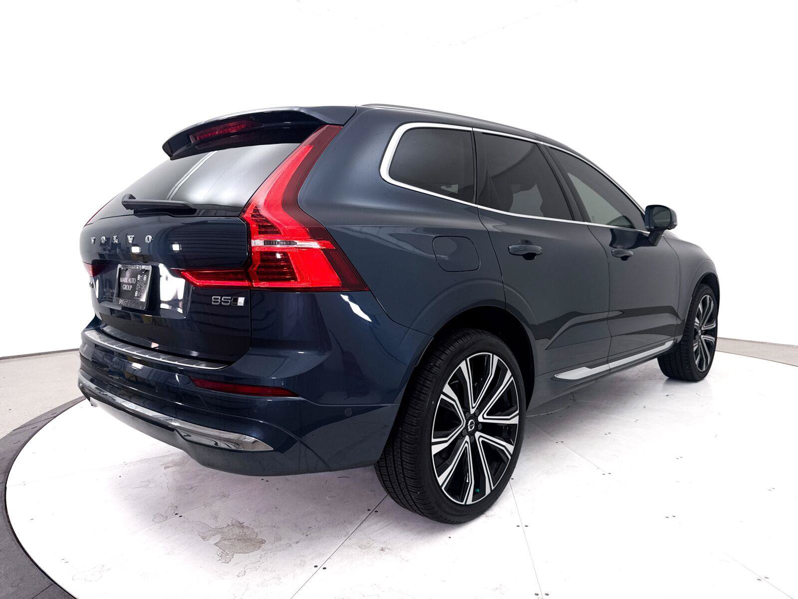 Used 2023 Volvo XC60 B5 Ultimate w/ Climate Package AWD/4WD image 18