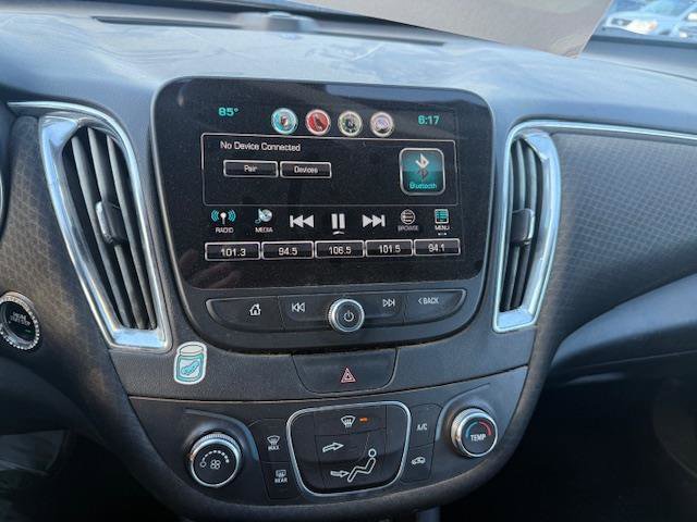 Used 2018 Chevrolet Malibu LT image 18