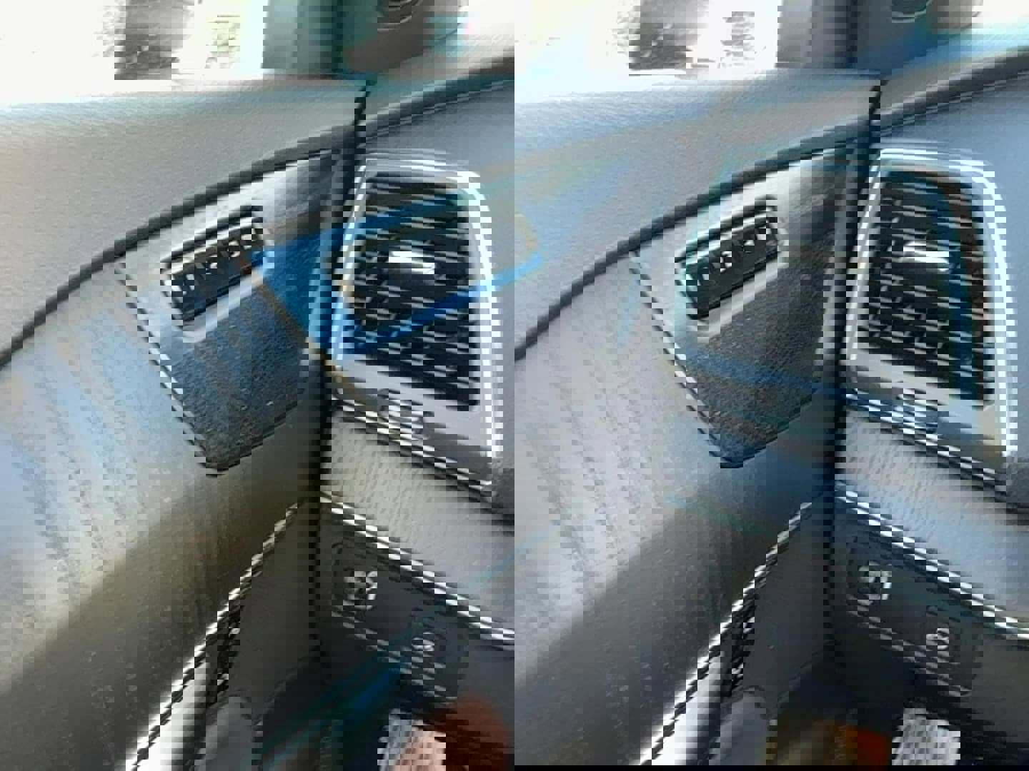 Used 2020 Volvo XC90 T6 Momentum w/ Advanced Package image 17