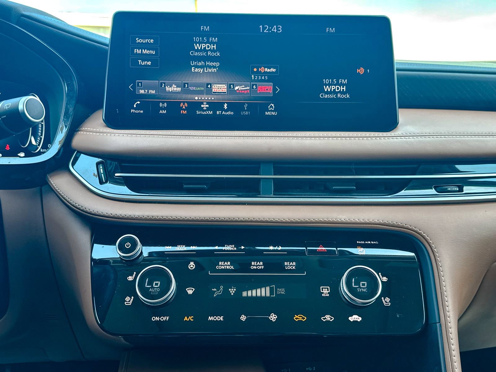 Used 2024 INFINITI QX60 Sensory w/ Vision Package image 30