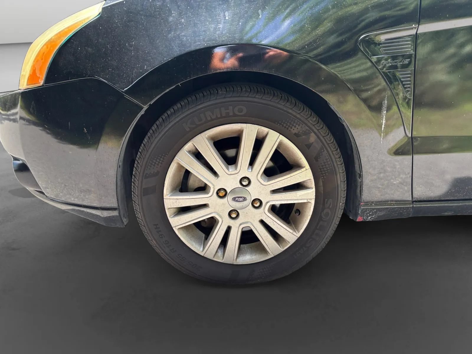 Used 2009 Ford Focus SEL FWD image 9