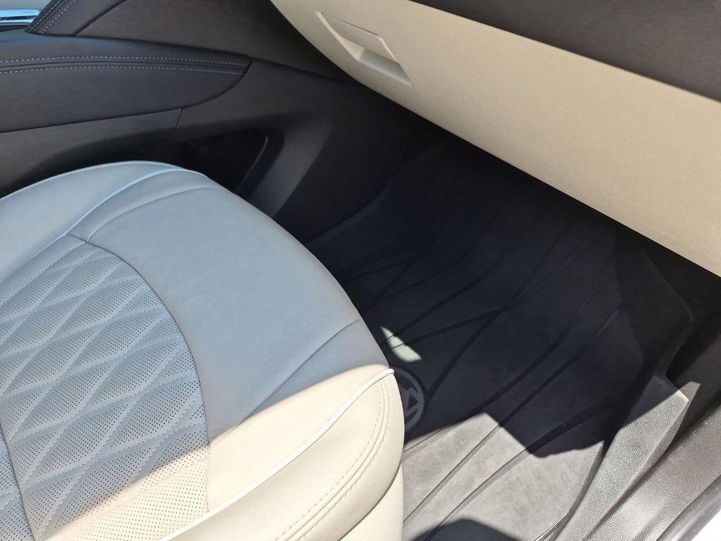 Used 2023 Buick Enclave Avenir w/ Avenir Technology Package FWD image 40