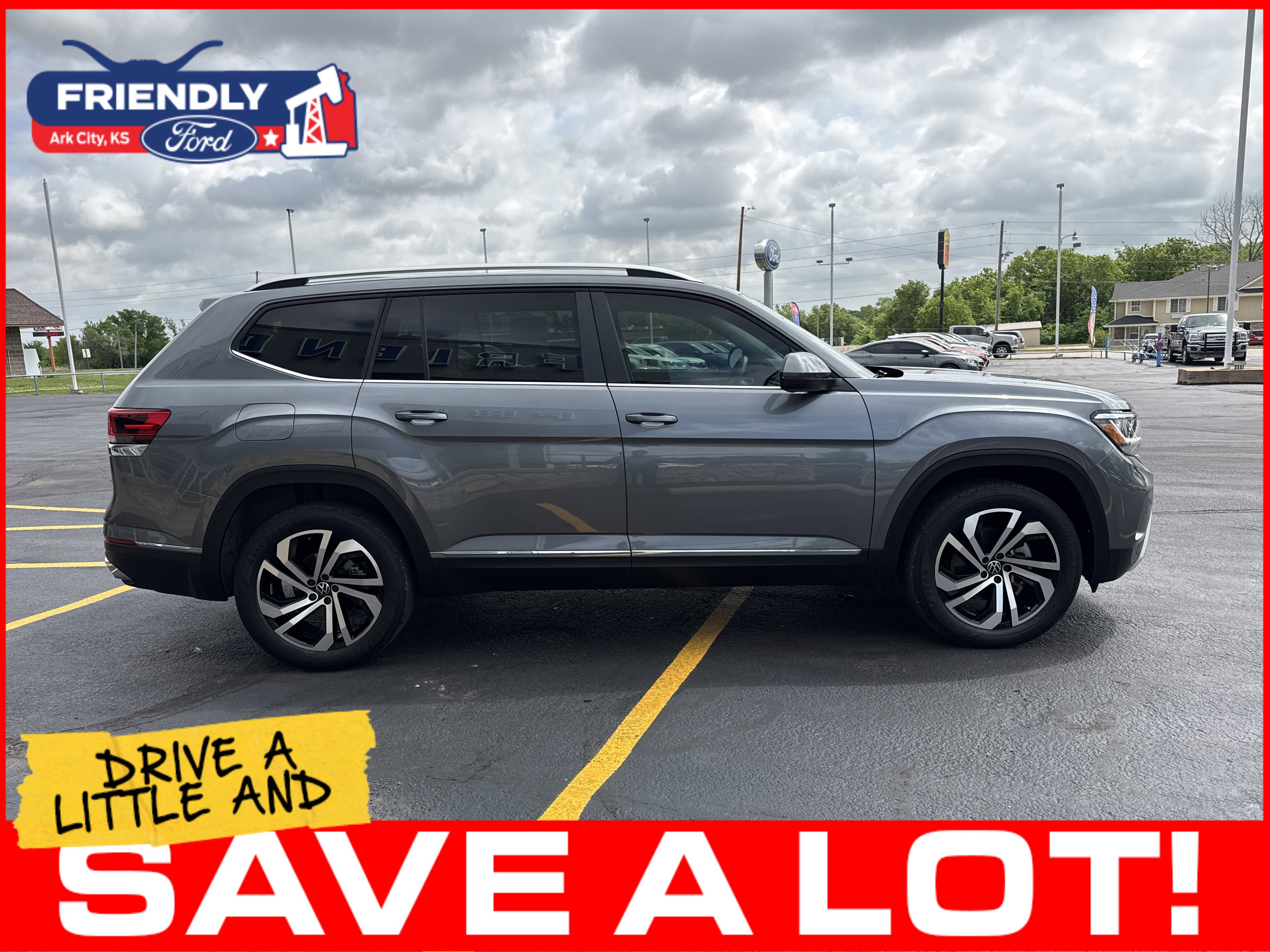 Used 2023 Volkswagen Atlas SEL AWD/4WD image 4