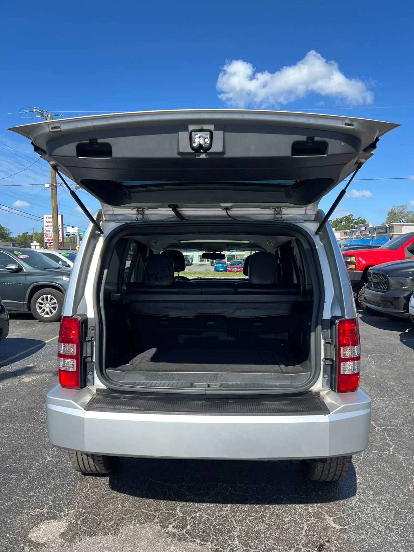 Used 2012 Jeep Liberty Limited Jet w/ Comfort/Convenience Group image 19