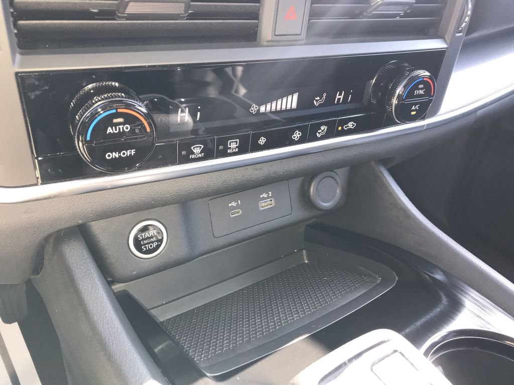 Used 2023 Nissan Rogue SV image 18