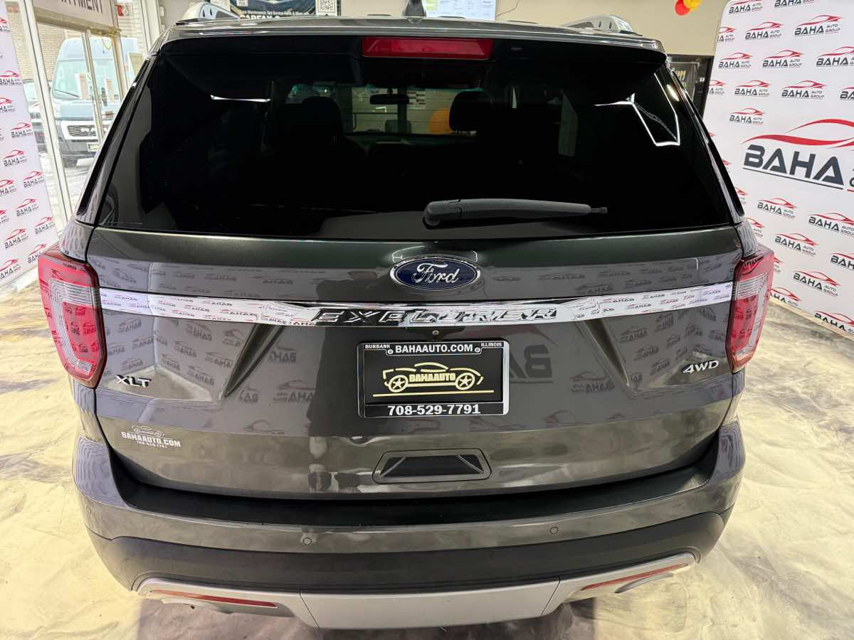 Used 2017 Ford Explorer XLT AWD/4WD image 7
