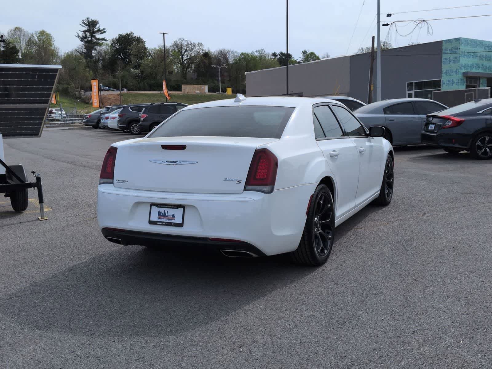 Used 2019 Chrysler 300 S RWD image 8
