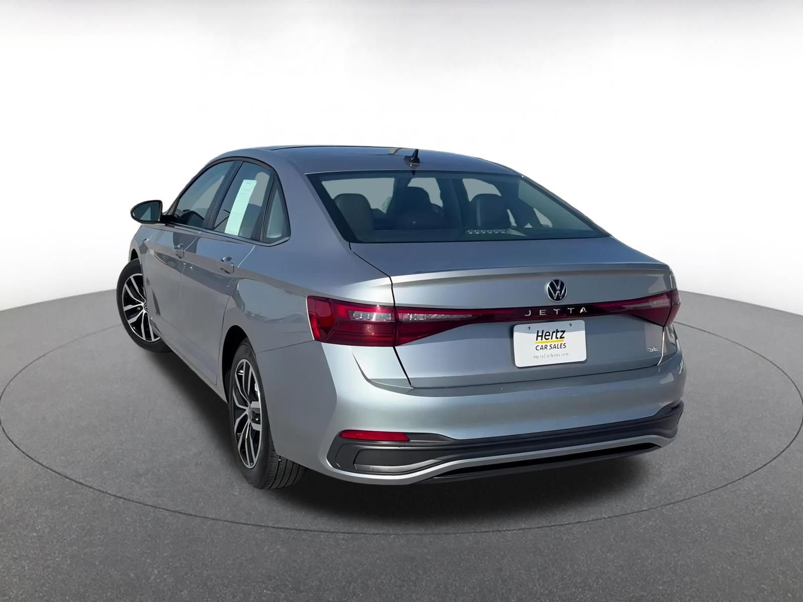 Used 2025 Volkswagen Jetta SE image 11