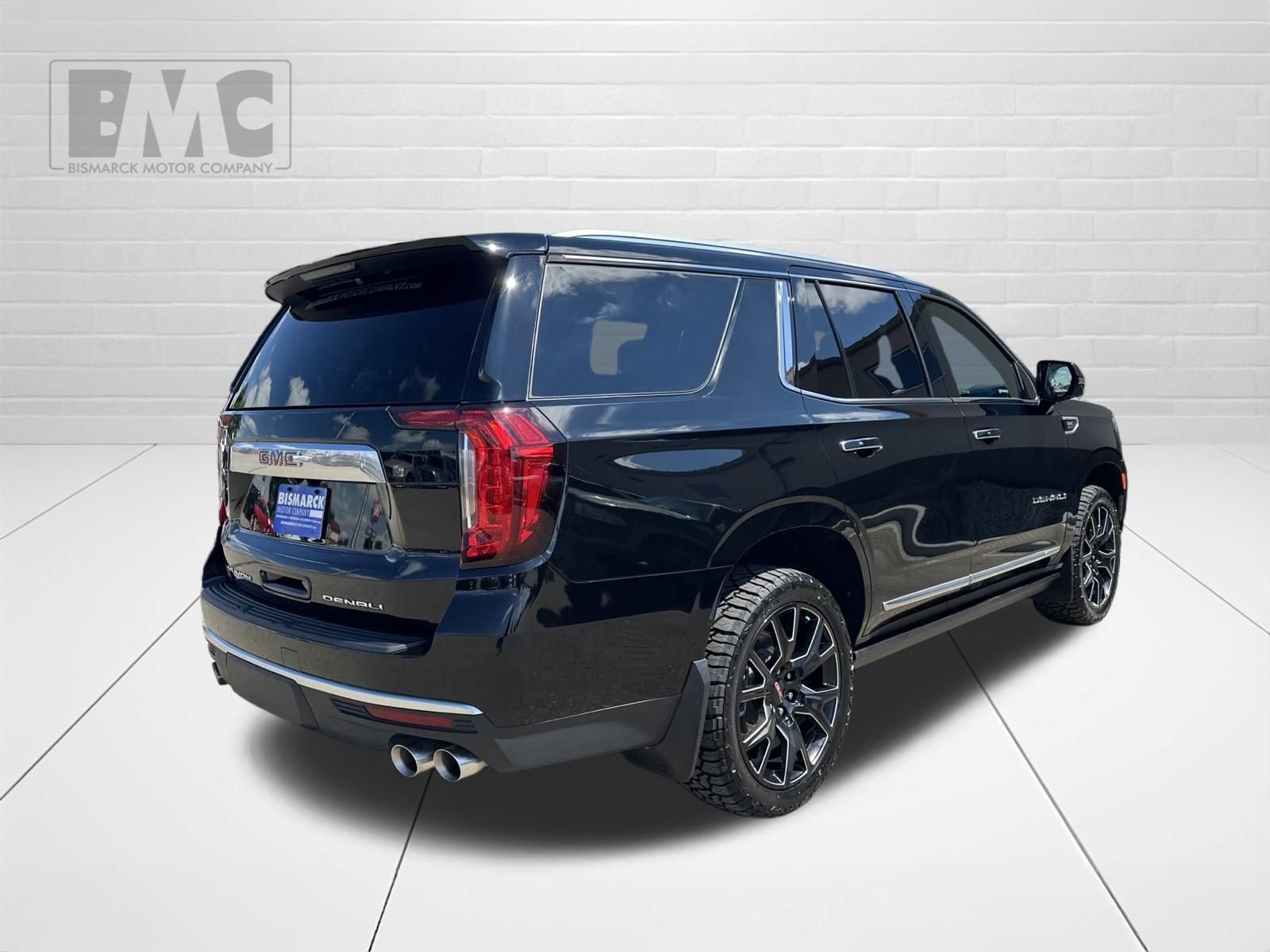 Used 2023 GMC Yukon Denali AWD/4WD image 3