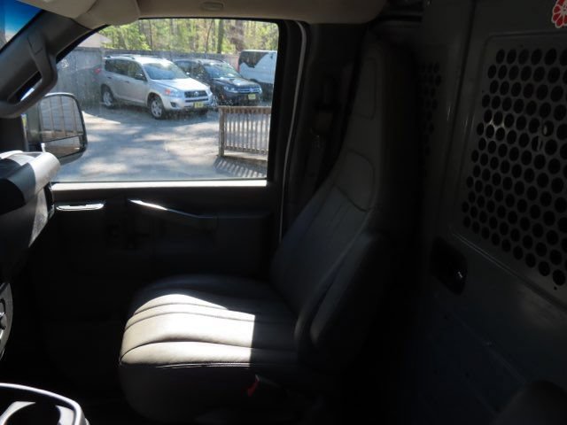 Used 2019 Chevrolet Express 2500 RWD image 23