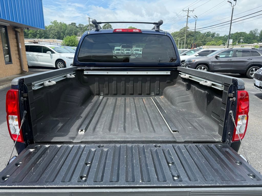 Used 2010 Nissan Frontier LE w/ LE Value Truck Pkg AWD/4WD image 18