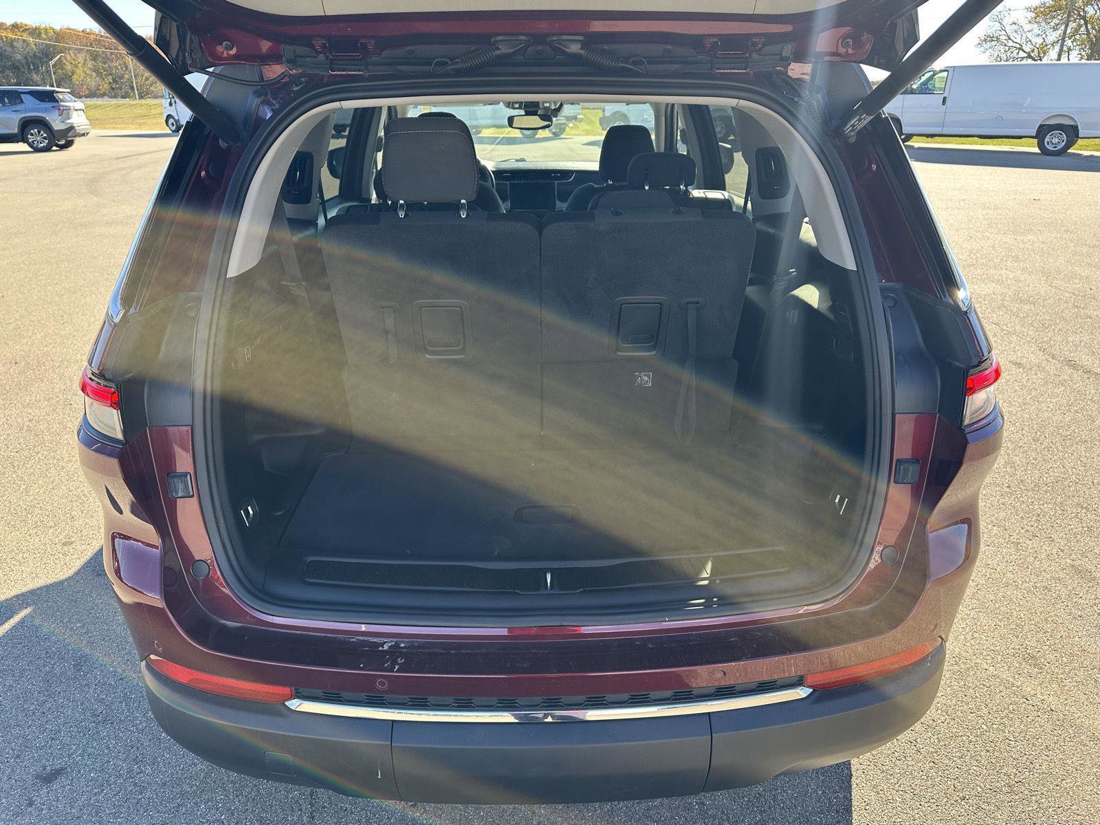 Used 2022 Jeep Grand Cherokee L Laredo w/ Luxury Tech Group I image 7