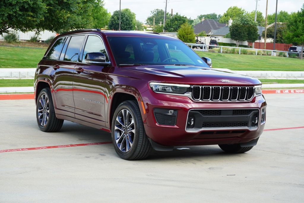 Used 2024 Jeep Grand Cherokee Overland AWD/4WD image 6