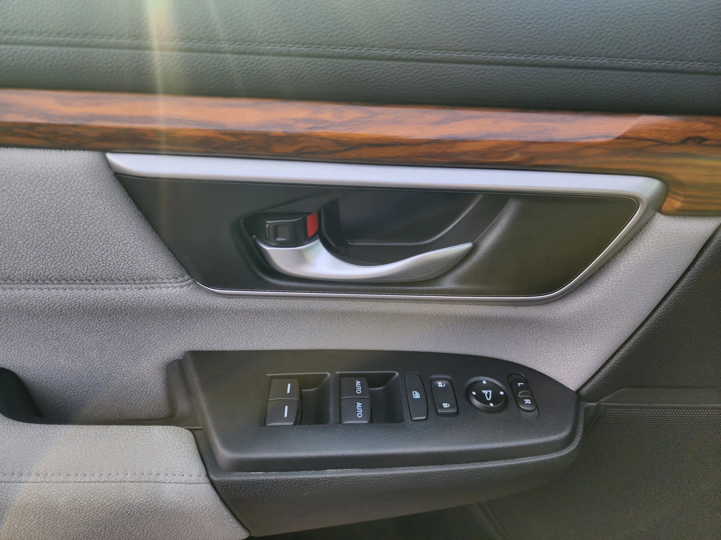 Used 2018 Honda CR-V EX image 19