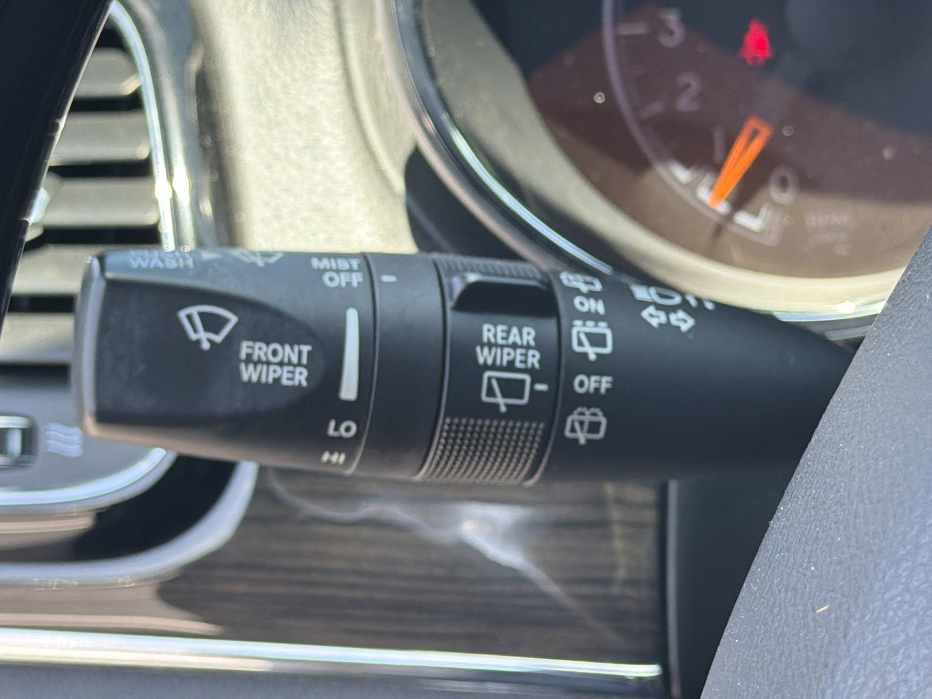 Used 2019 Jeep Grand Cherokee Overland image 11